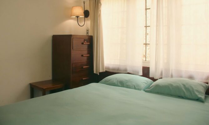 🌲 Khám Phá Evergreen Retreat Đà Lạt | Homestay Ẩn Mình Trong Rừng Sâu 3 Neon Film Studio phong nho 1 nguoi Neon Film Studio